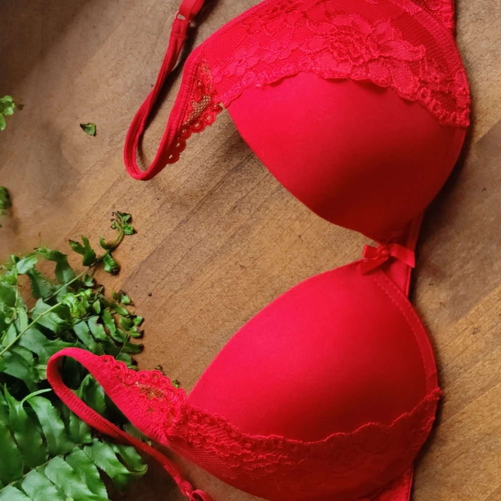 blush ® bra 34B padded push up bright red 🍒🍒